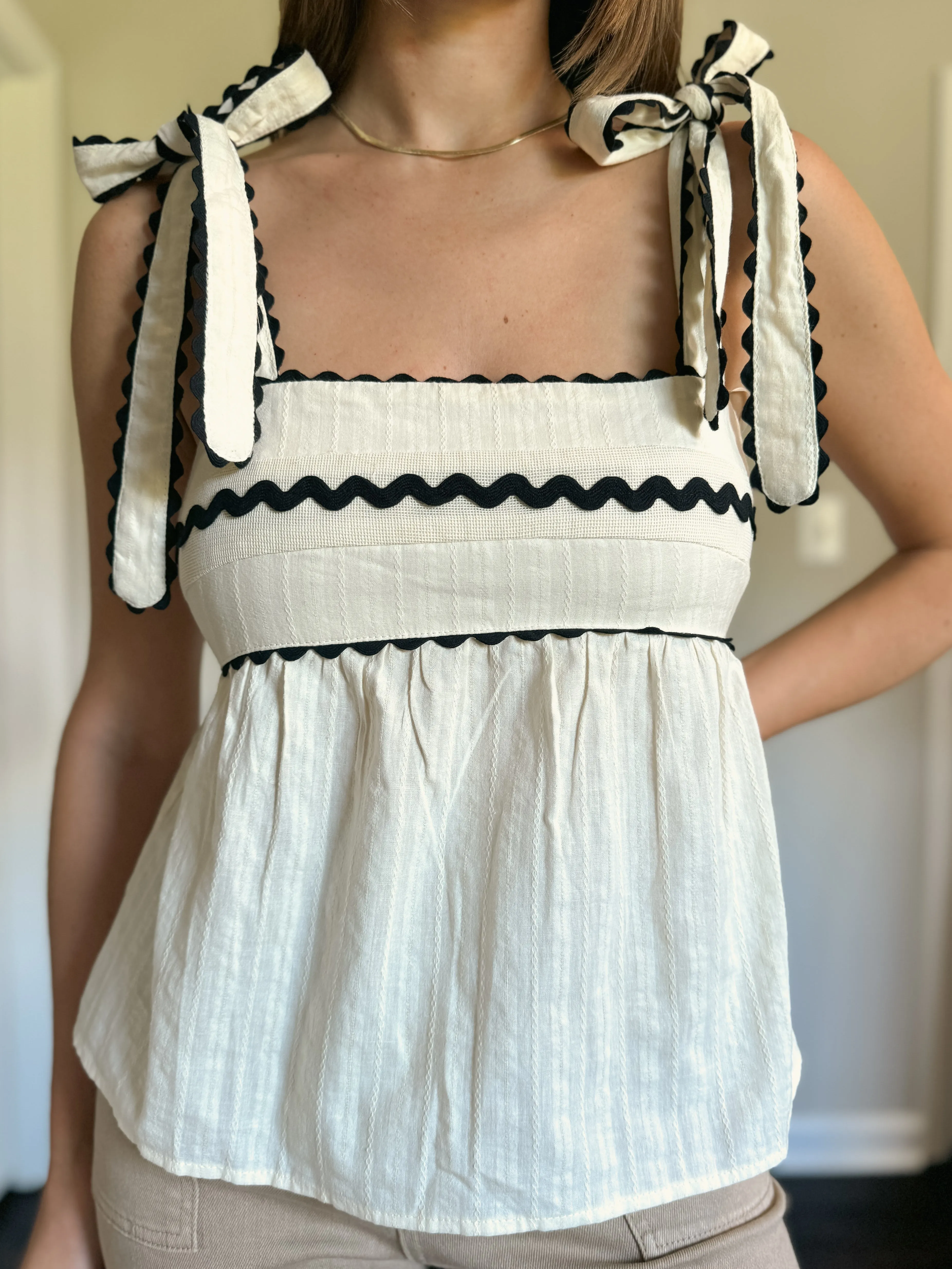 Scallop Trim Top